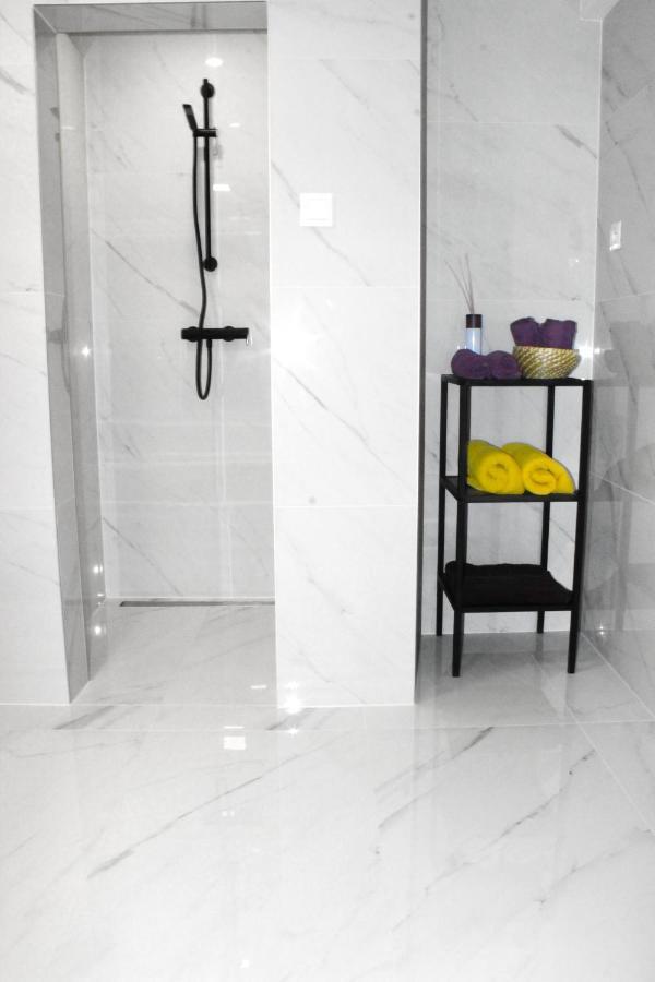 Krasny Priestranny Slnecny Apartman V Centre Mesta Trencin Ngoại thất bức ảnh